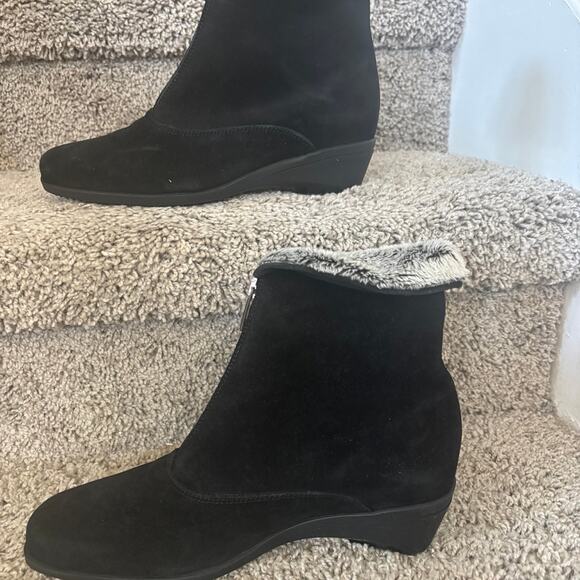 La Canadienne Evitta Booties $485 - Picture 5 of 7